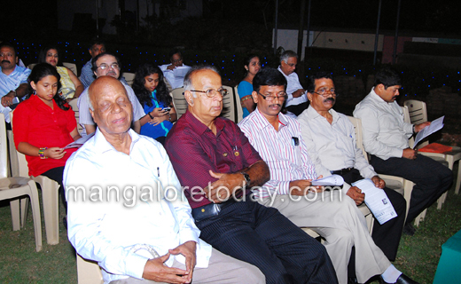 Vandana Award conferred on Dr.B.R.Shetty